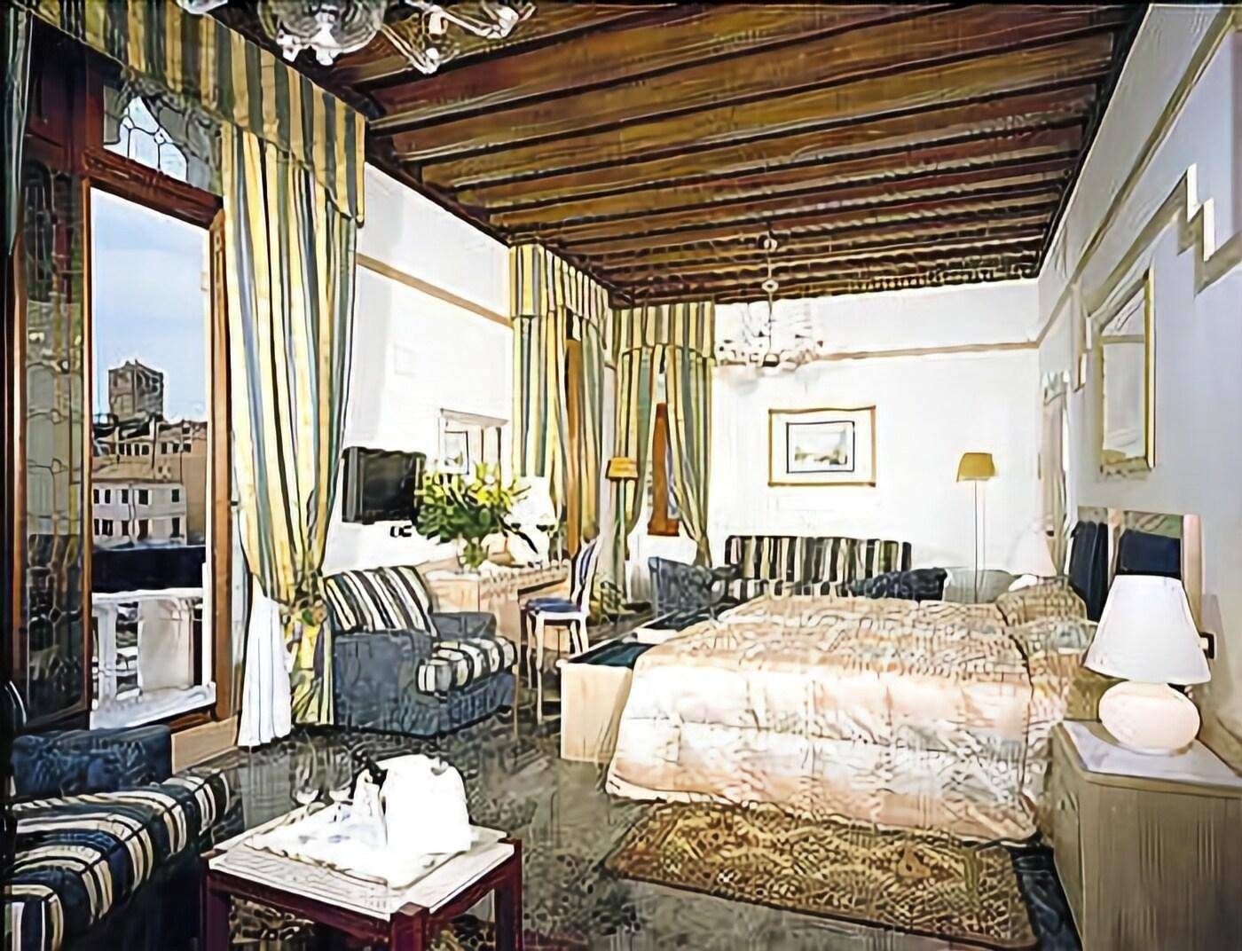 Foscari-Palace-Room-26