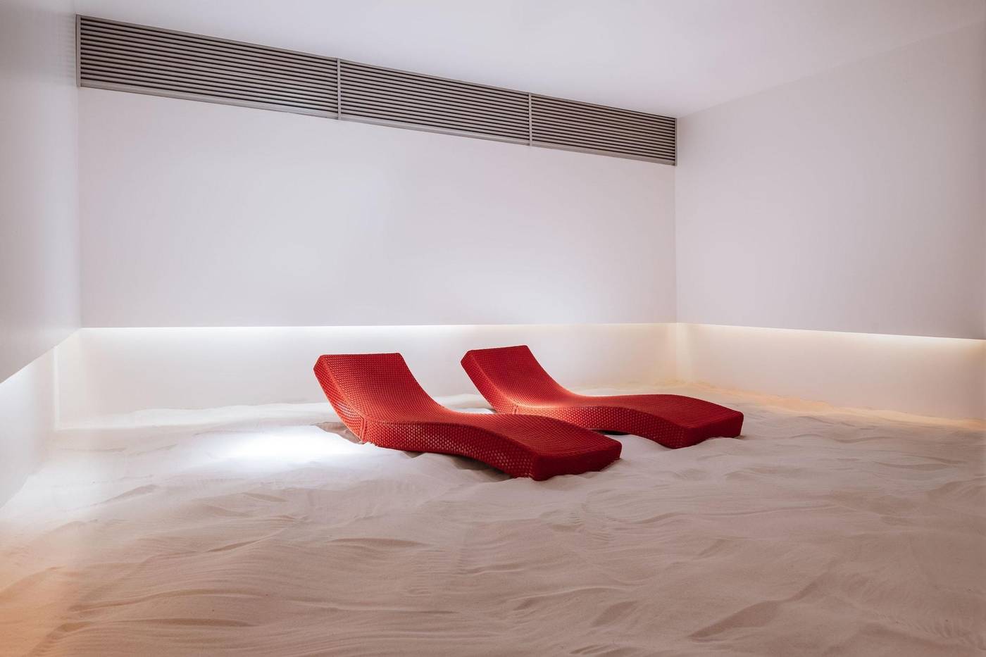 Hotel-Q--Sports-and-Entertainment-30