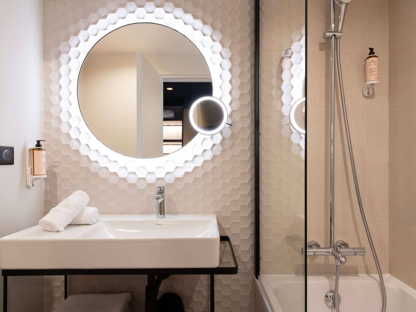 Hotel-Mercure-Paris-Bercy-Bibliotheque-Room-46