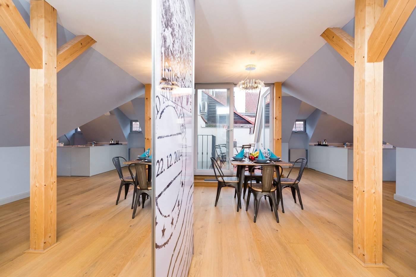 Old-Royal-Post-Hotel-Room-15