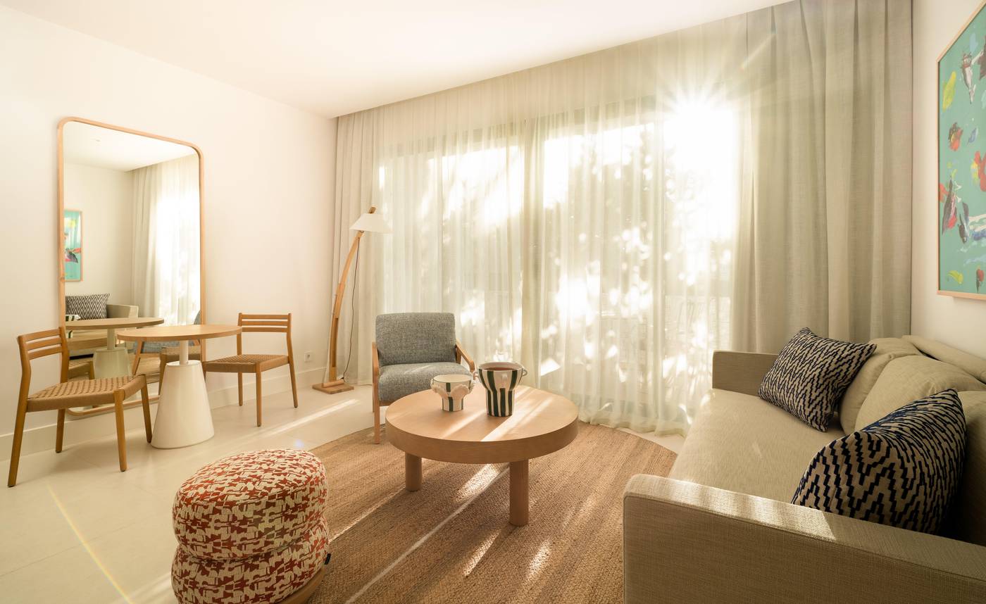 Los-Monteros-Room-34