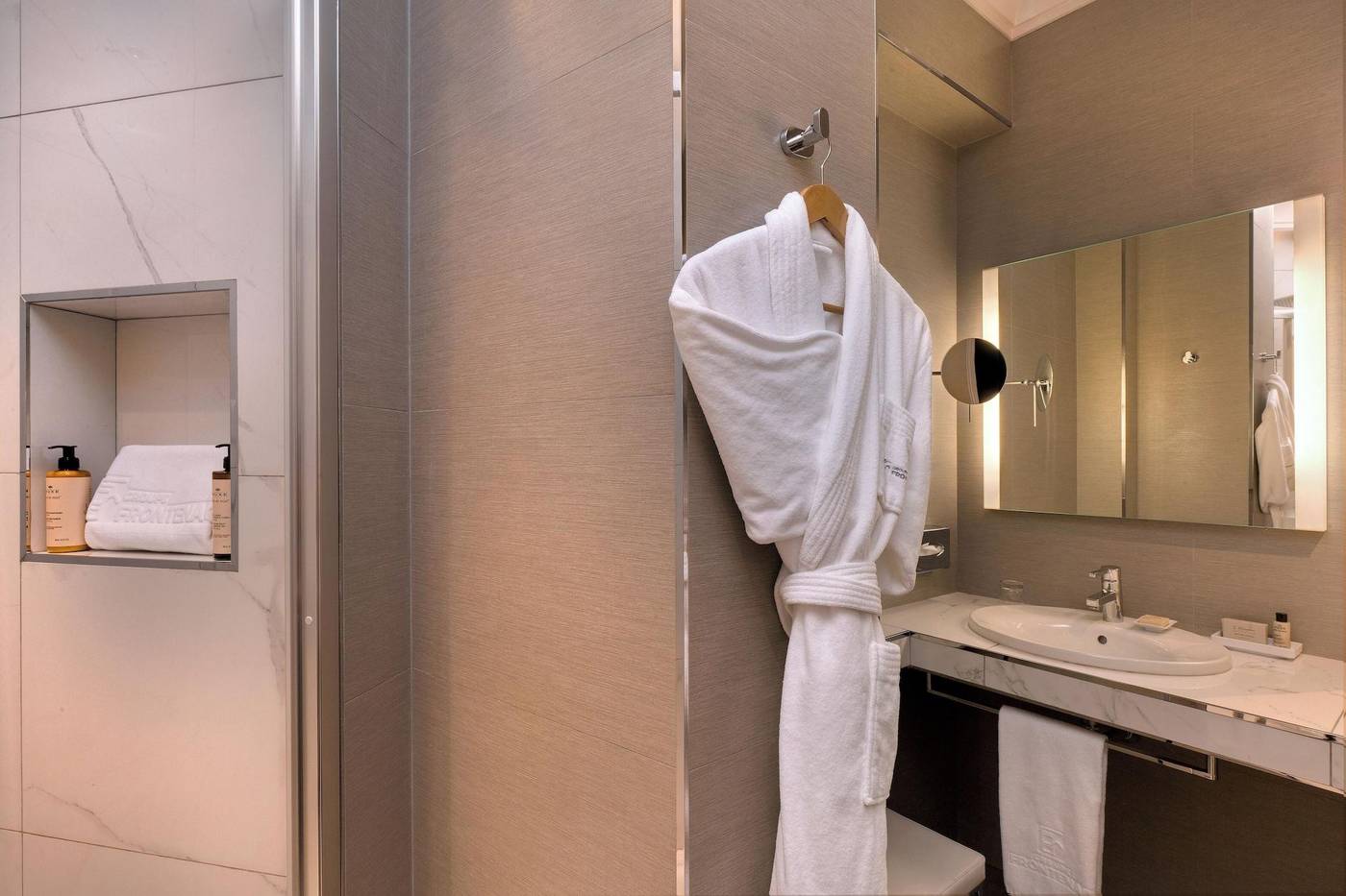 Chateau-Frontenac-Room-43