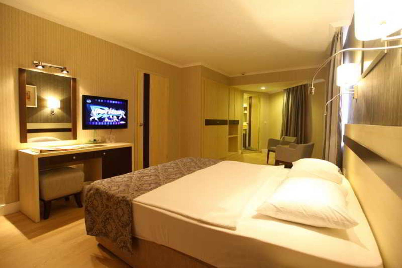 Taksim-International-Obakoy-Hotel-Room-15