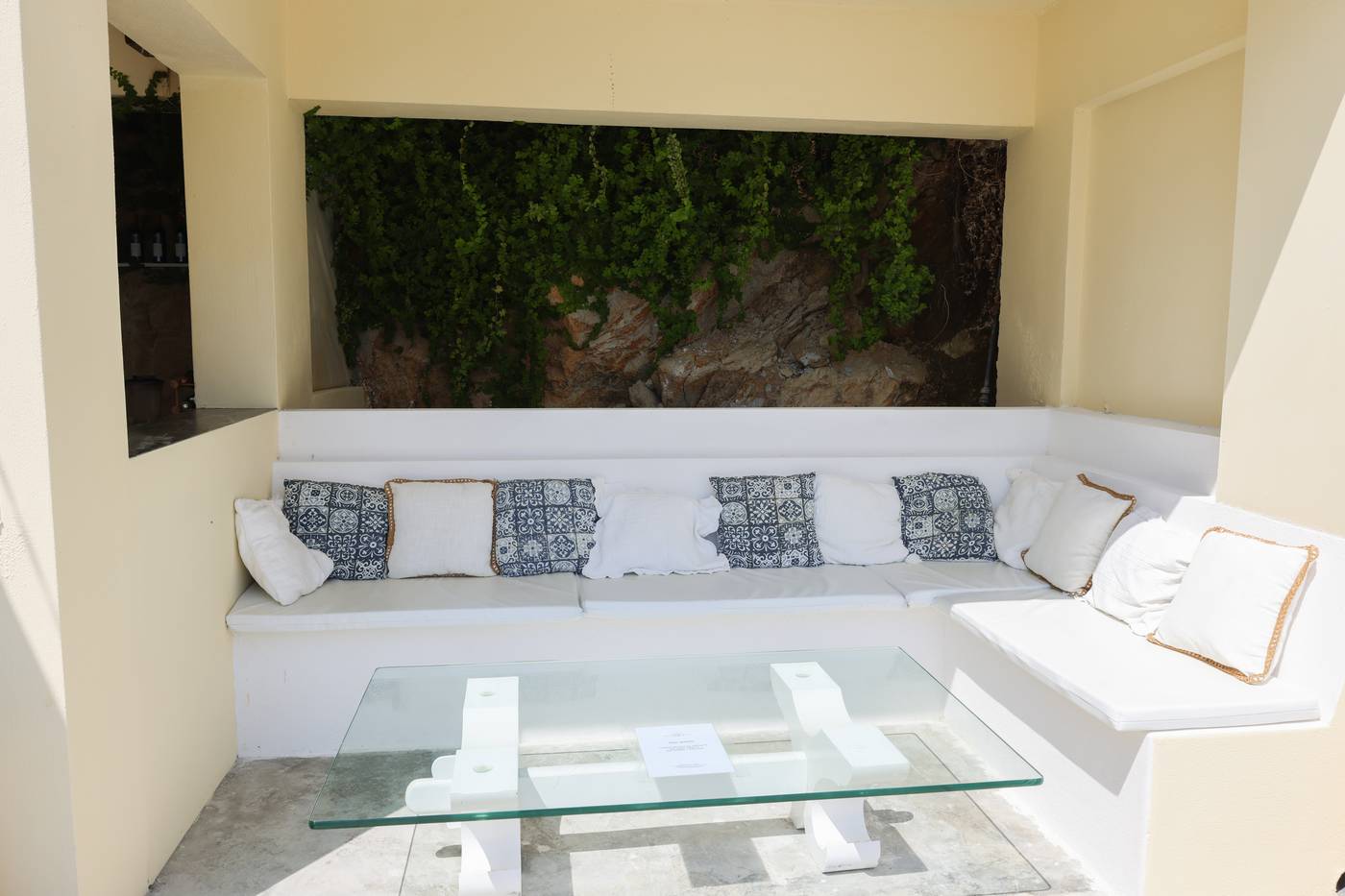 Kanapitsa-Mare-Bar-75