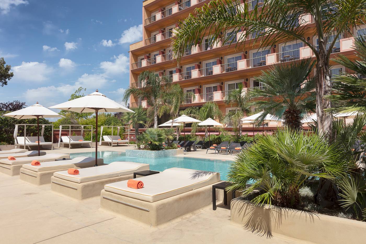 Luna-Club-Pool-9