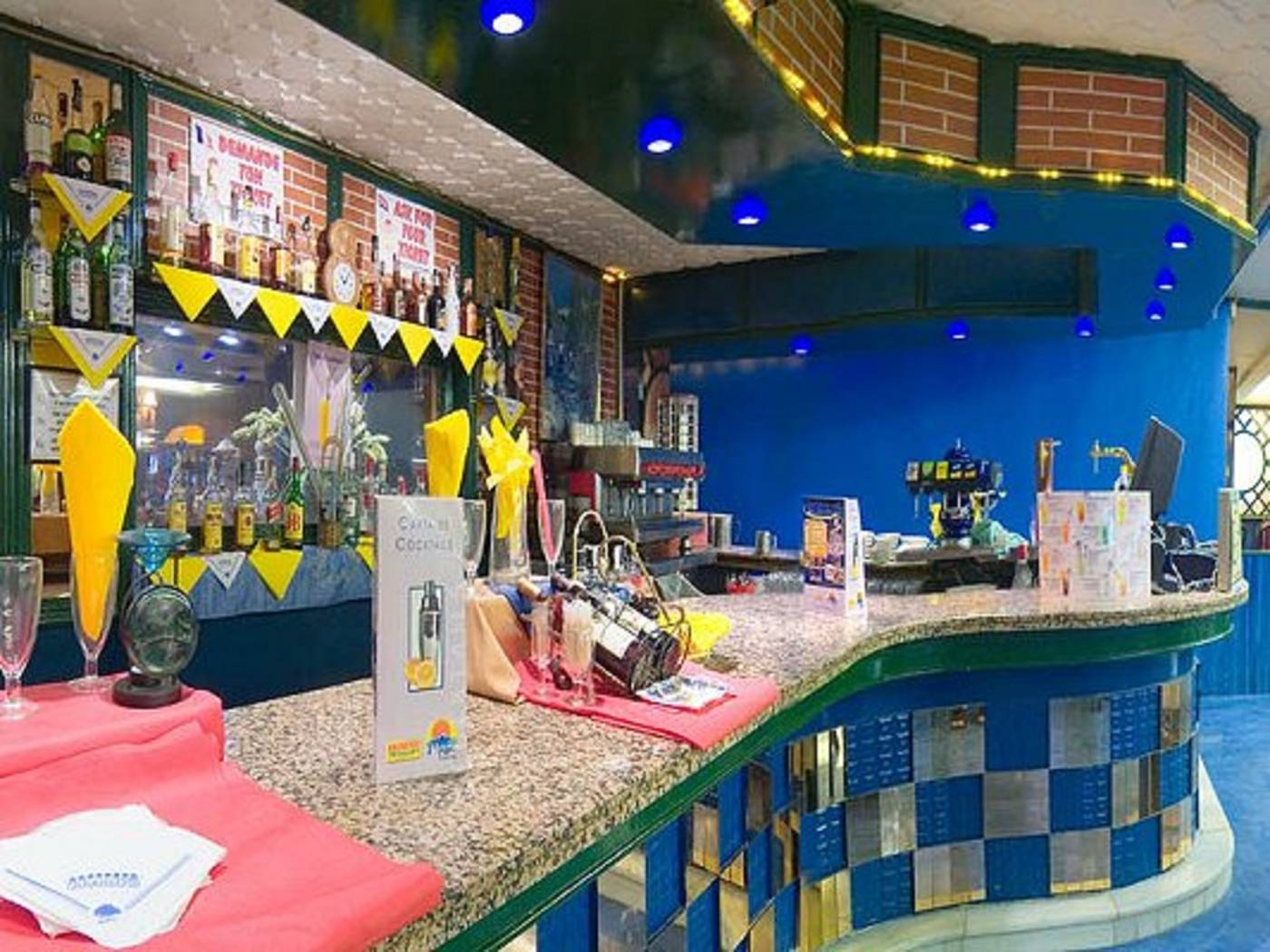 Magic-Fenicia-Bar-44