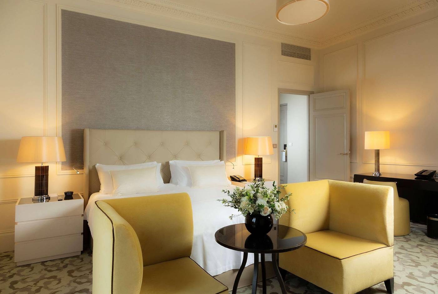 Waldorf-Astoria-Versailles---Trianon-Palace-Room-37