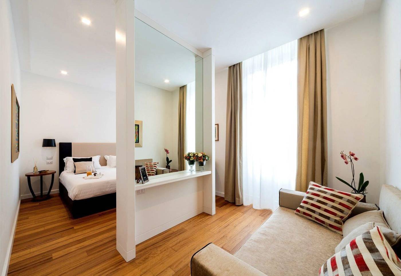 900-Piazza-Del-Popolo-Room-16