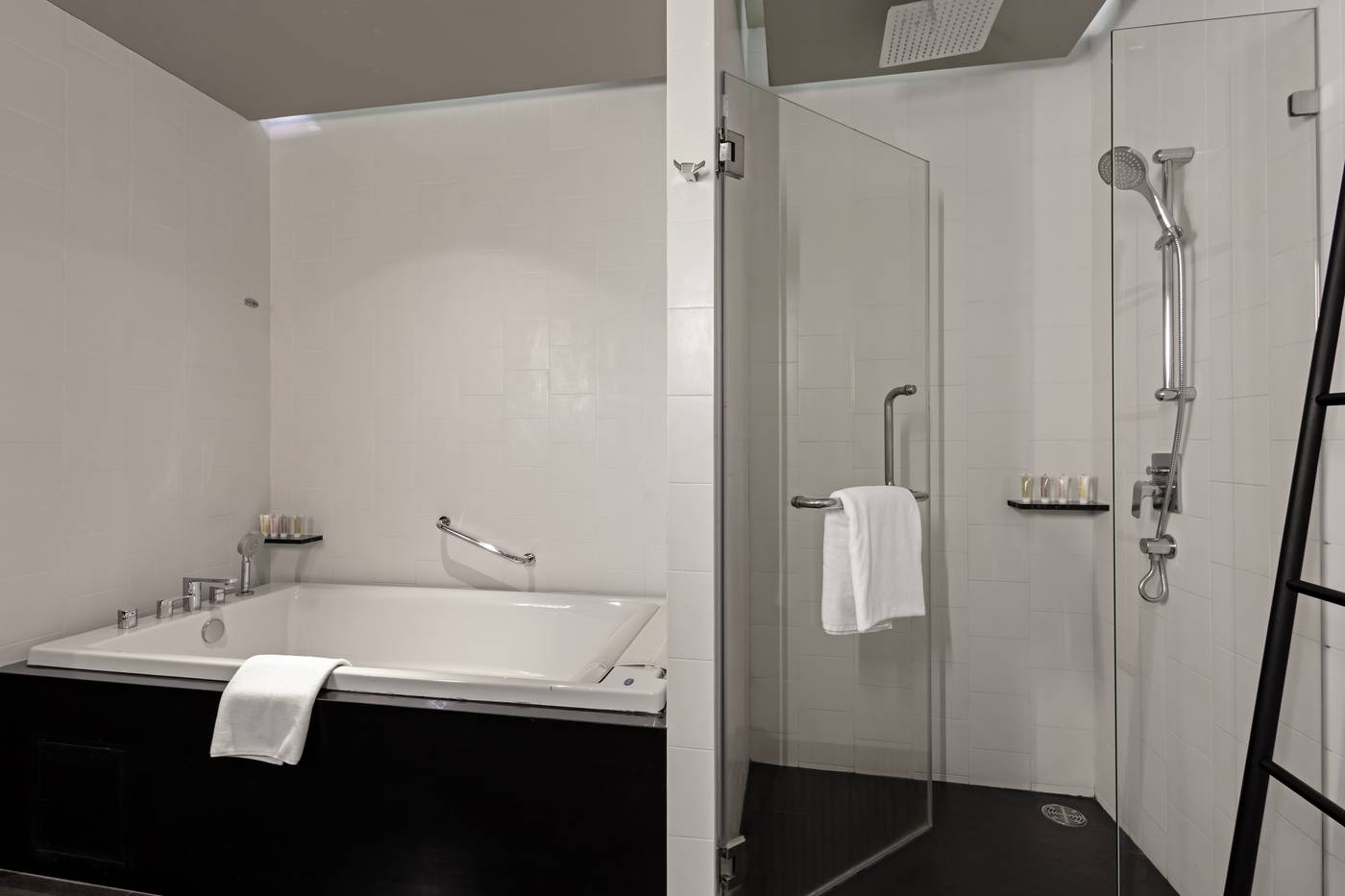 Siam-Siam-Design-Hotel-Bangkok-Room-66