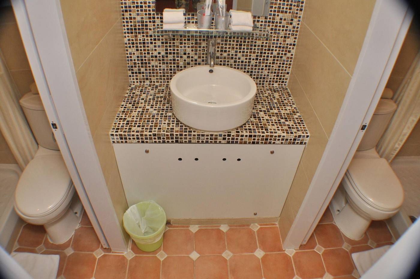 B-B-Cheung-Chau-Room-16