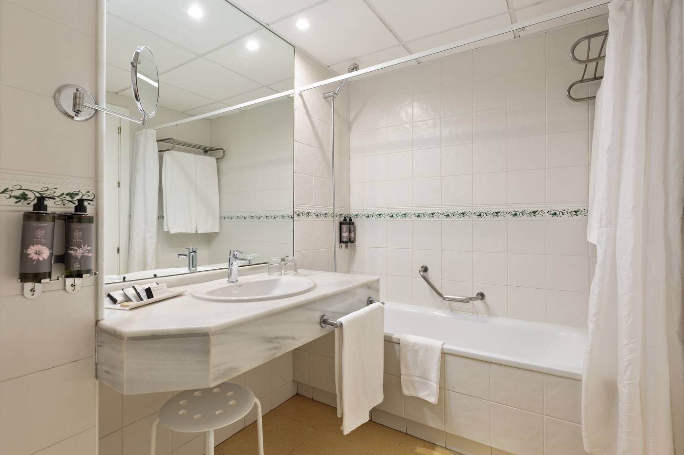 Best-Roquetas-Room-33