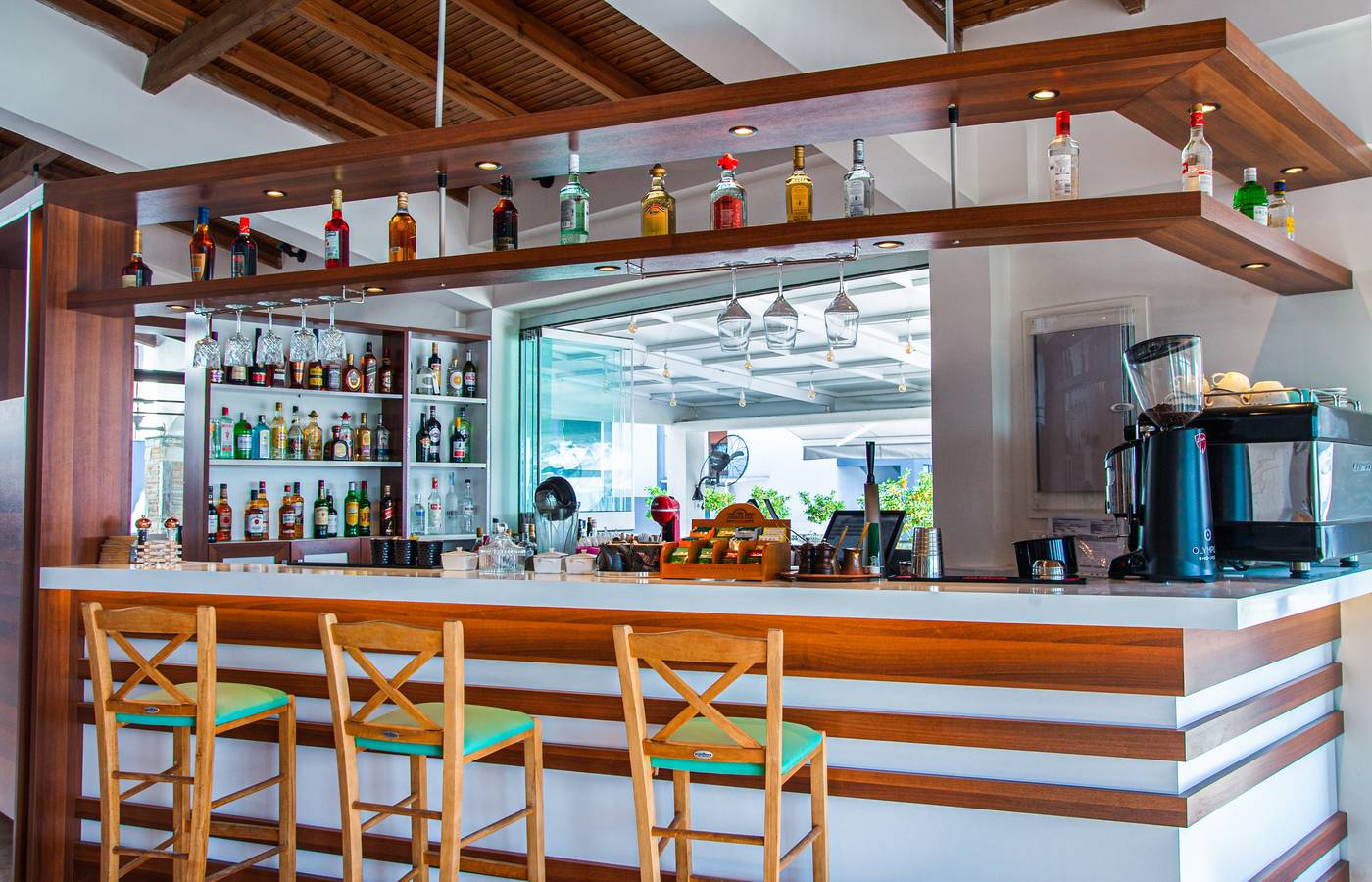 Lily-Ann-Village-Bar-55