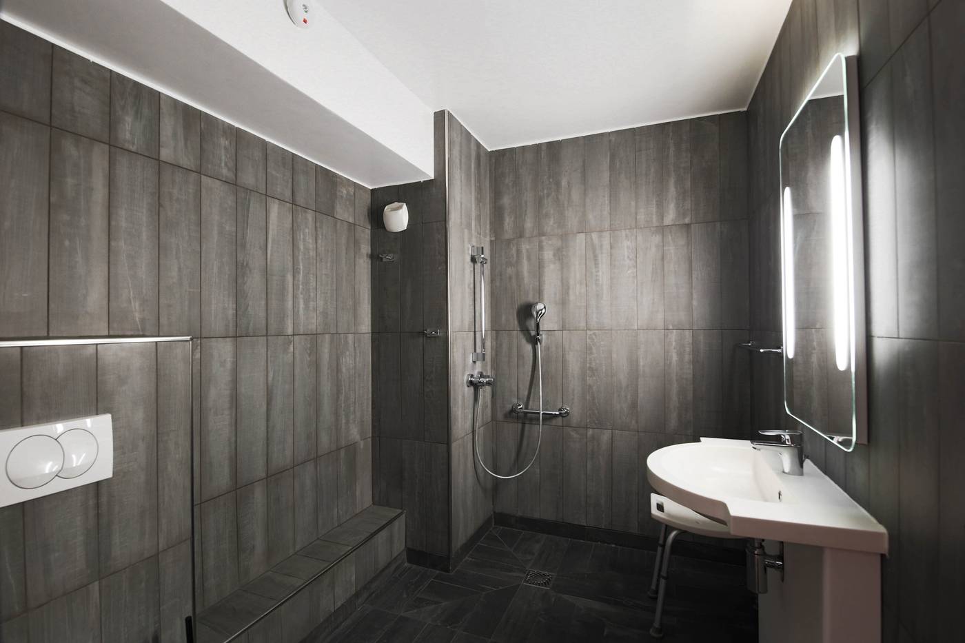 easyHotel-Nice-Palais-de-Congres-Room-37