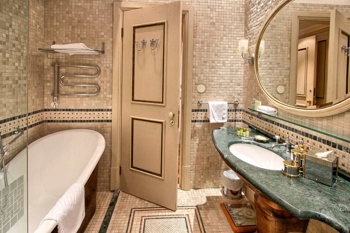 The-Pucic-Palace-Room-18