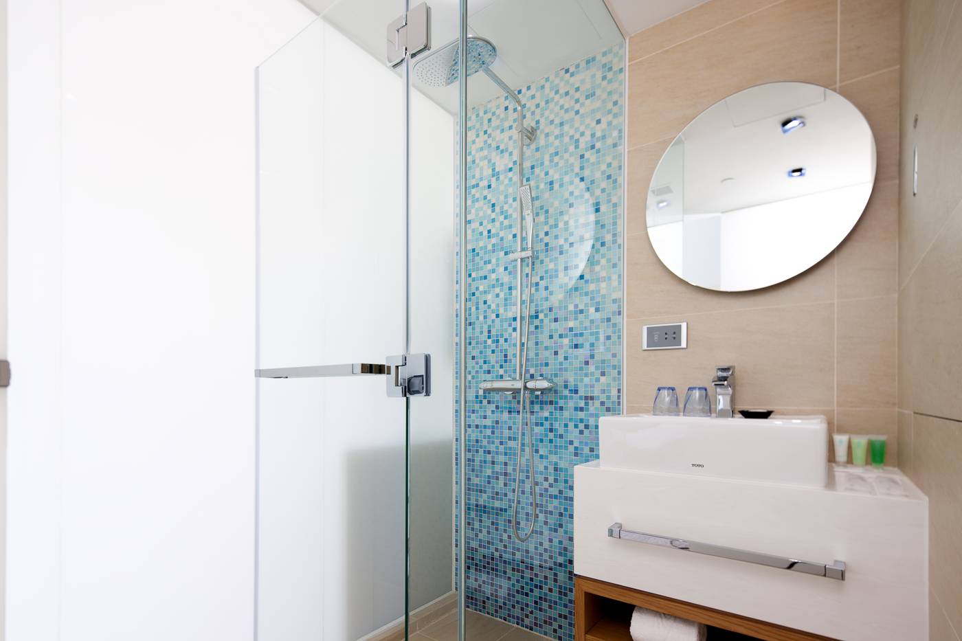 SUMMIT VIEW KOWLOON-Hong Kong – China-Hong Kong-Room-10