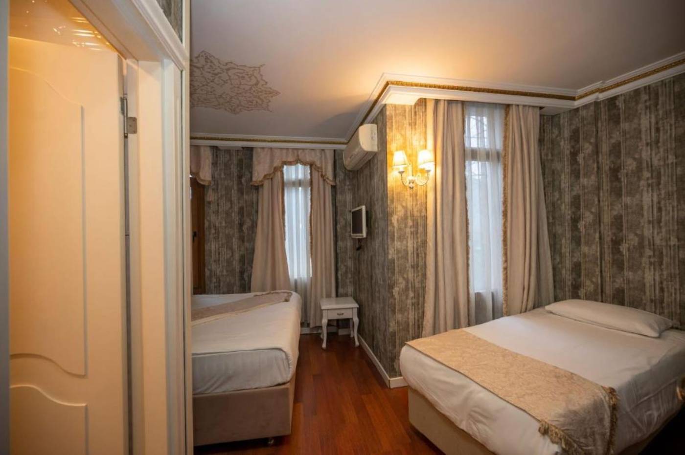 Kupeli-Palace-Room-17