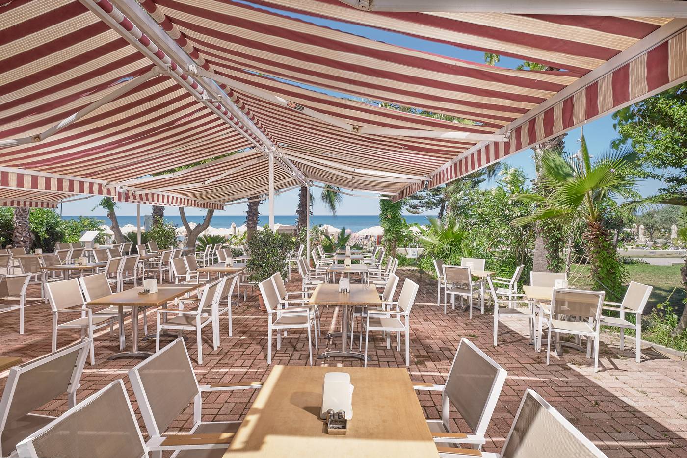 Seaden-Side-Corolla-Restaurant-66