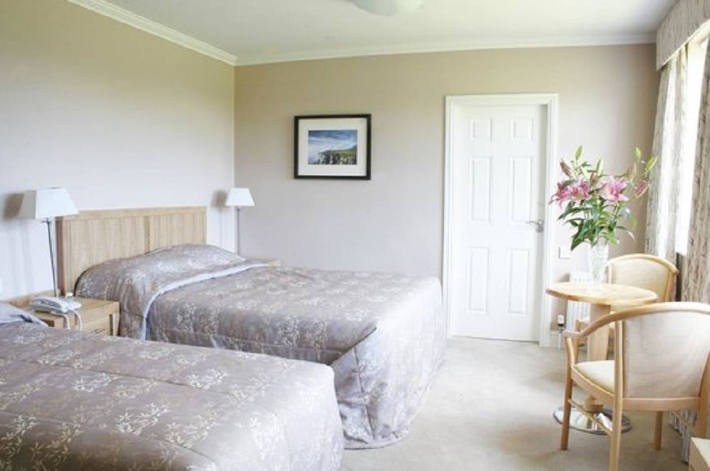 Sea Breeze-Ireland-Cahersiveen-Room-10