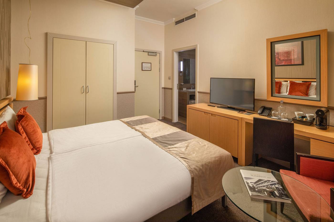 Mamaison-Hotel-Andrassy-Budapest-Room-4