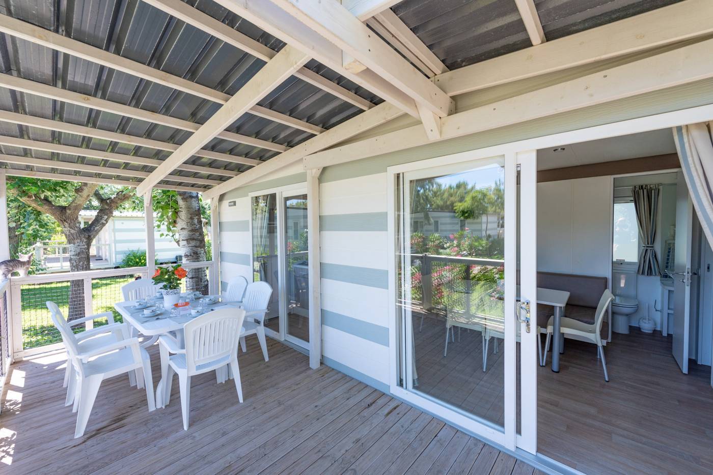 Club-del-Sole-Stork-Family-Collection-Room-2