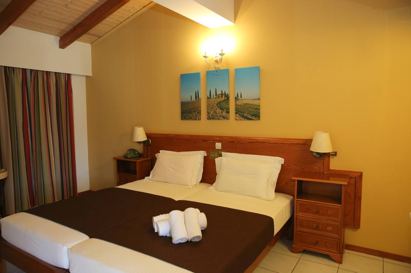 Hotel-Sunrise-Inn-Room-37