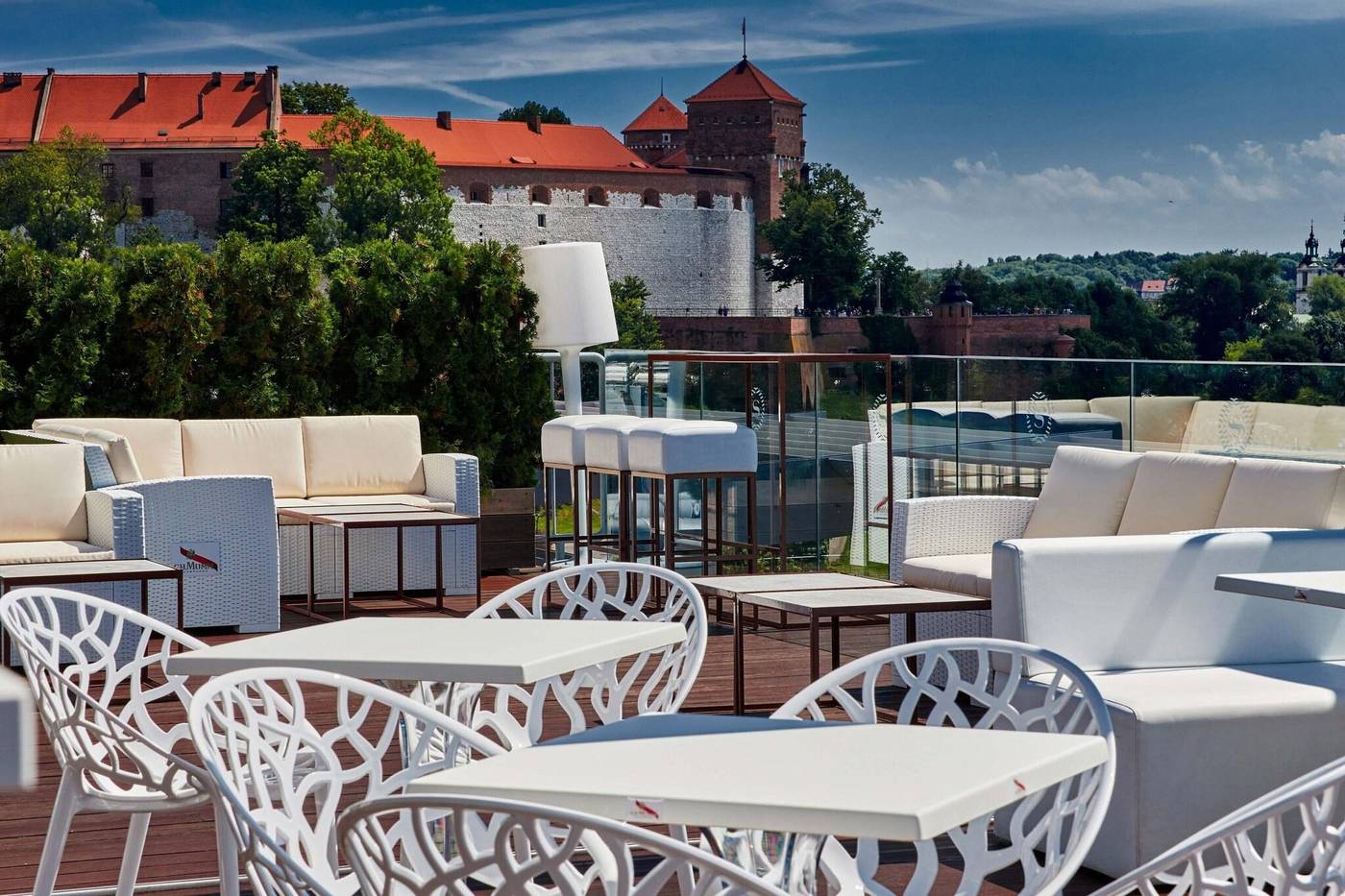 Sheraton-Grand-Krakow-Lobby-90