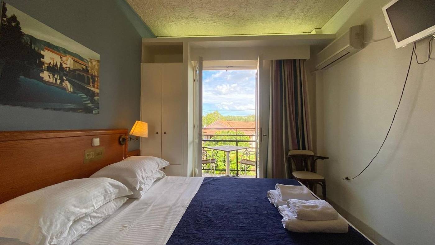 Hotel-Sunrise-Inn-Room-30