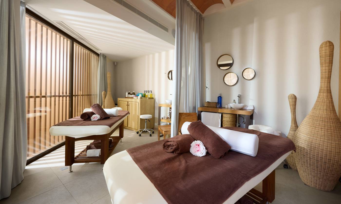 Club Cala San Miguel Hotel Ibiza, Curio Collection by Hilton