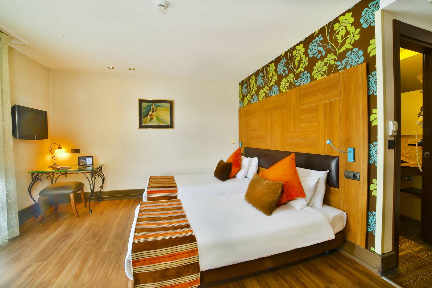 Konak-Hotel-Taksim-Lobby-15