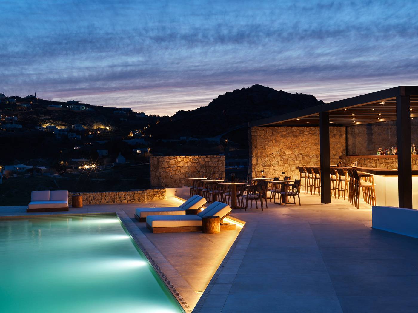 Ezio-Bo-Luxury-Living-Bar-9