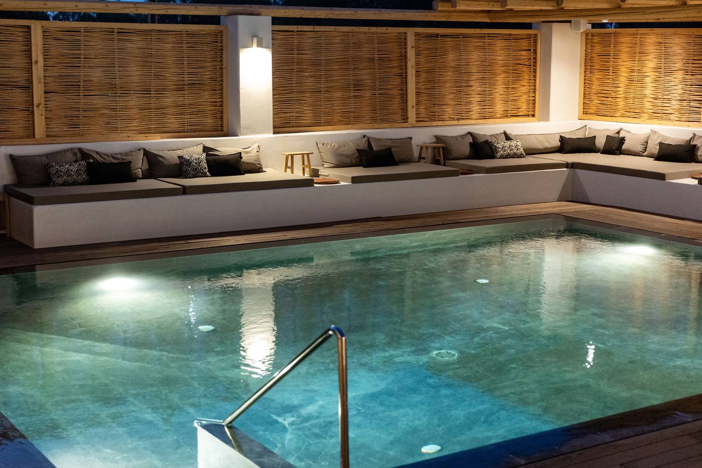 Scorpios-Beach-Pool-46