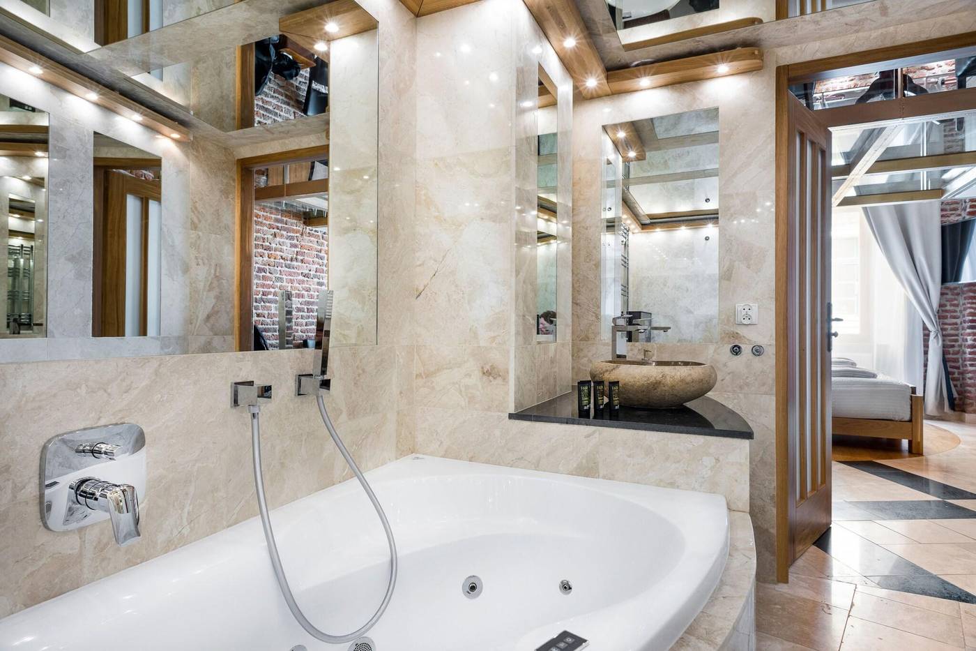 Aparthotel-Stare-Miasto-Sports-and-Entertainment-24