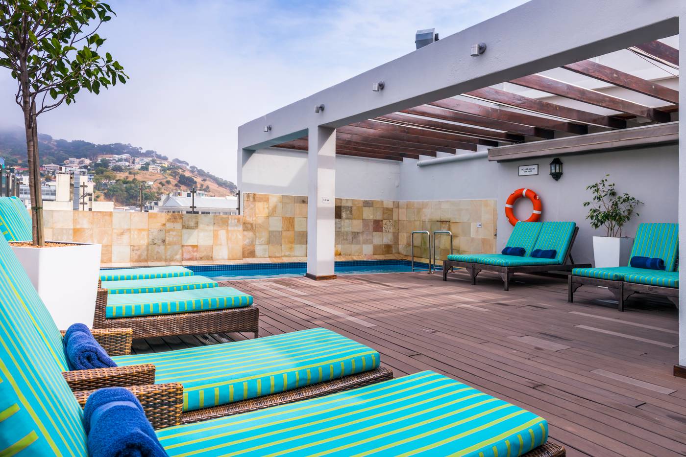 ONOMO-Hotel-Cape-Town---Inn-On-The-Square-Pool-50