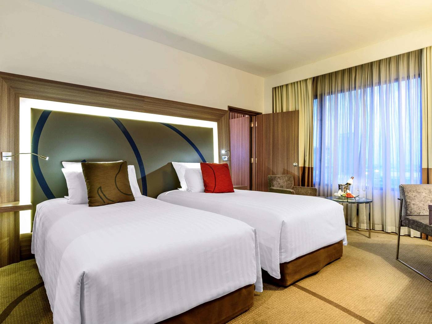 Novotel-Bangkok-on-Siam-Square-Room-42