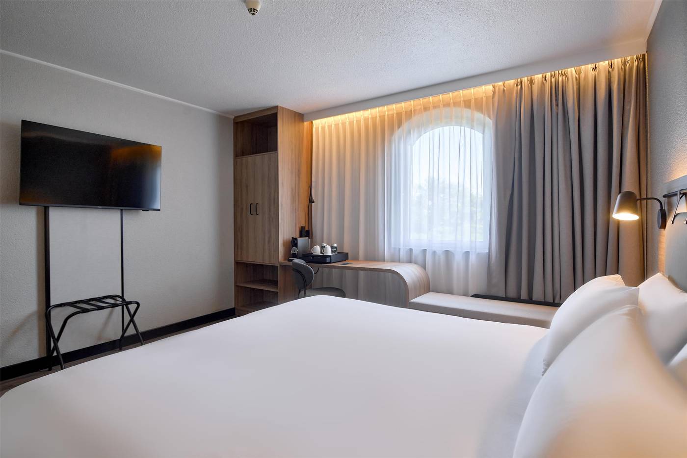 Campanile-Krakow-Old-Town-Room-37