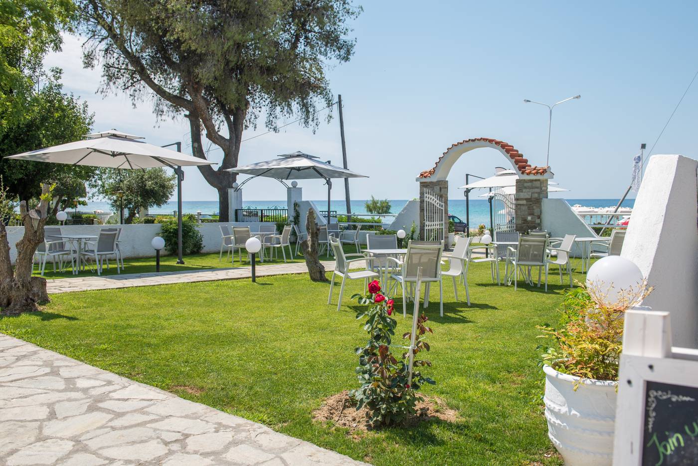 Georgalas-Sun-Beach-Hotel-Terrace-7