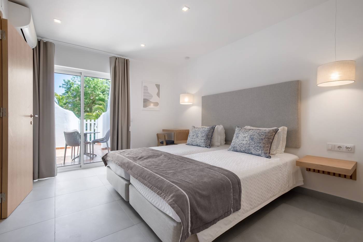 ----ncora-Park-Room-29