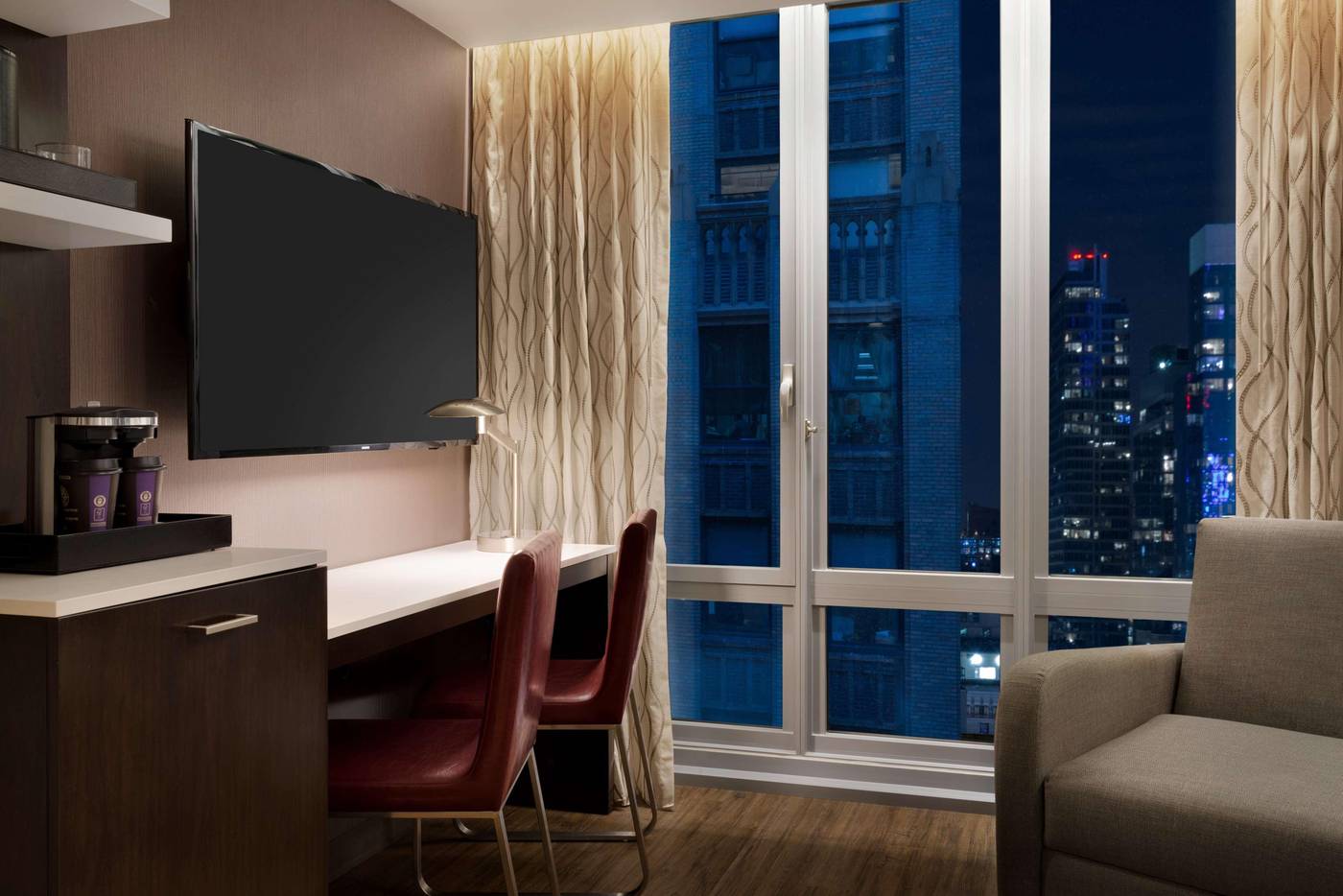 Embassy-Suites-by-Hilton-New-York-Manhattan-Times-Sq-Room-39