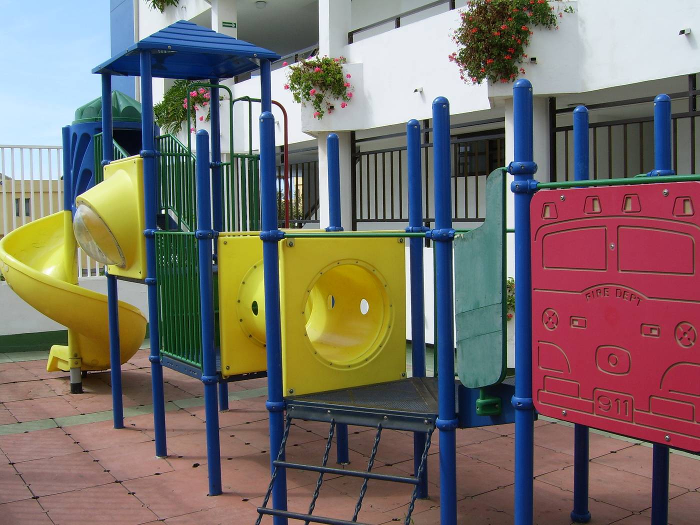 Aguamar-Apartments-Sports-and-Entertainment-22