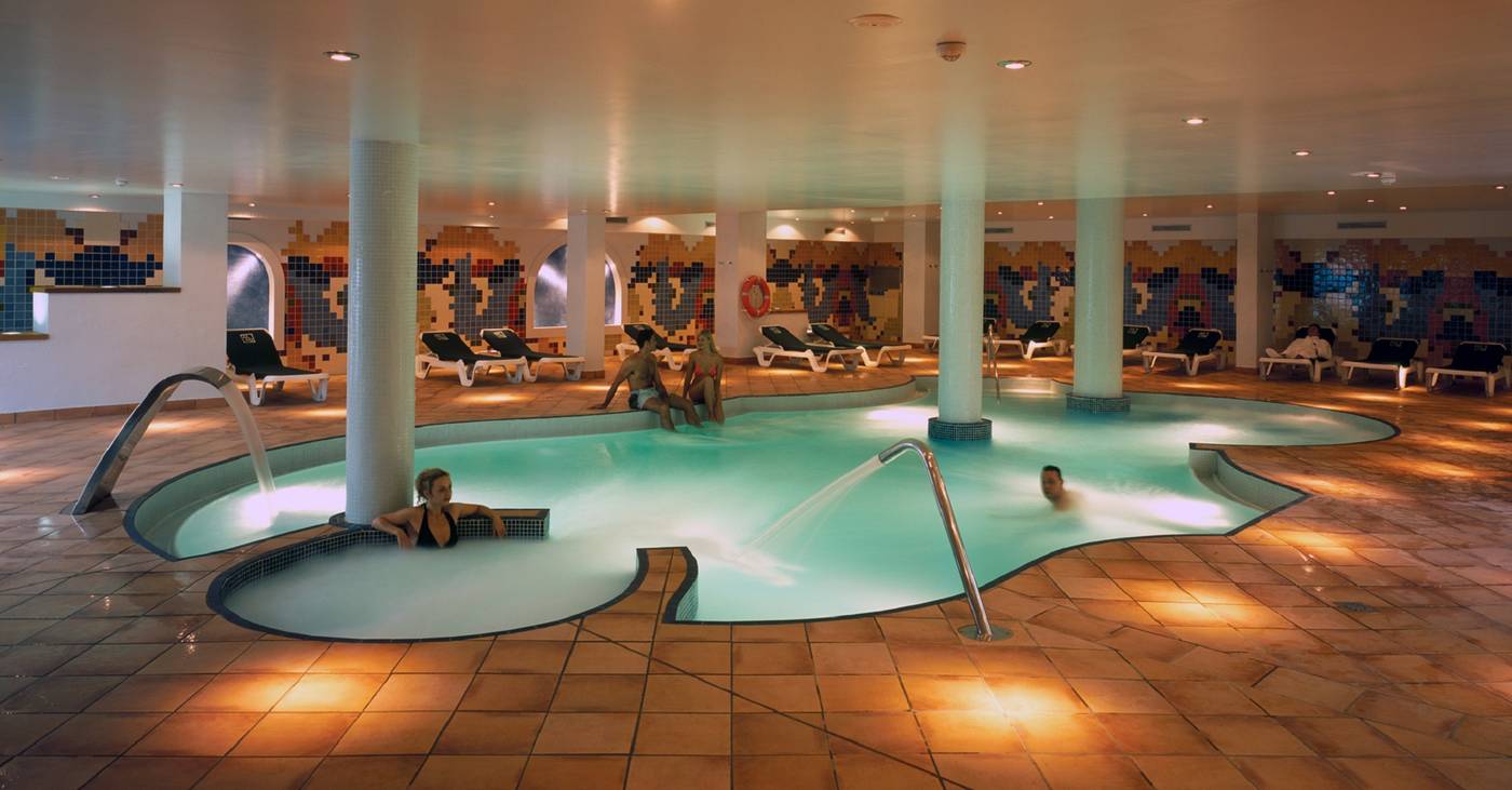 Golden-Bahia-de-Tossa-Sports-and-Entertainment-71