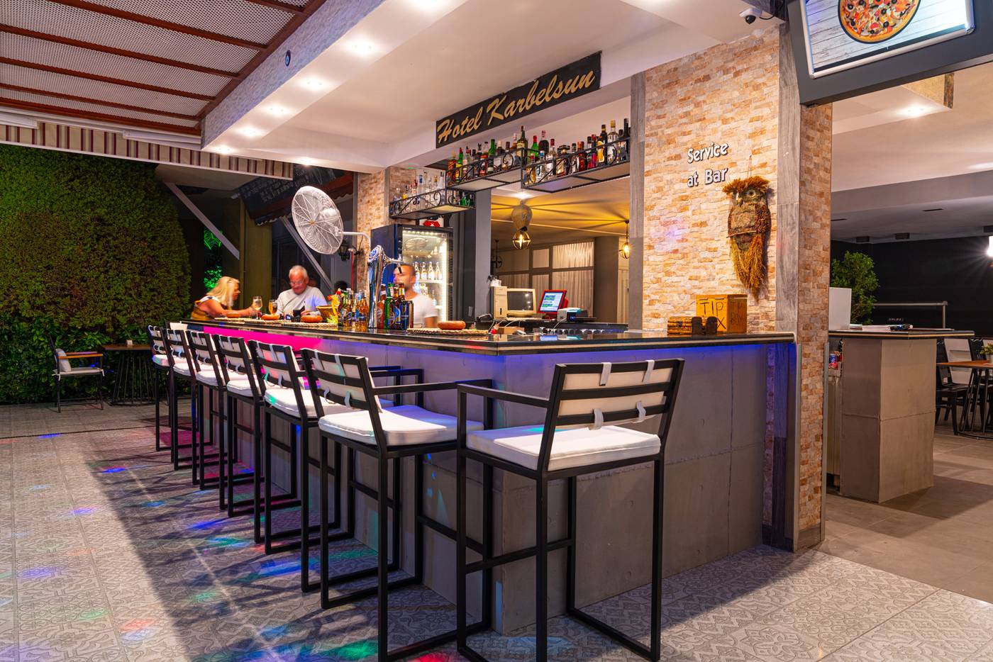 Hotel-Karbel-Sun-Bar-58
