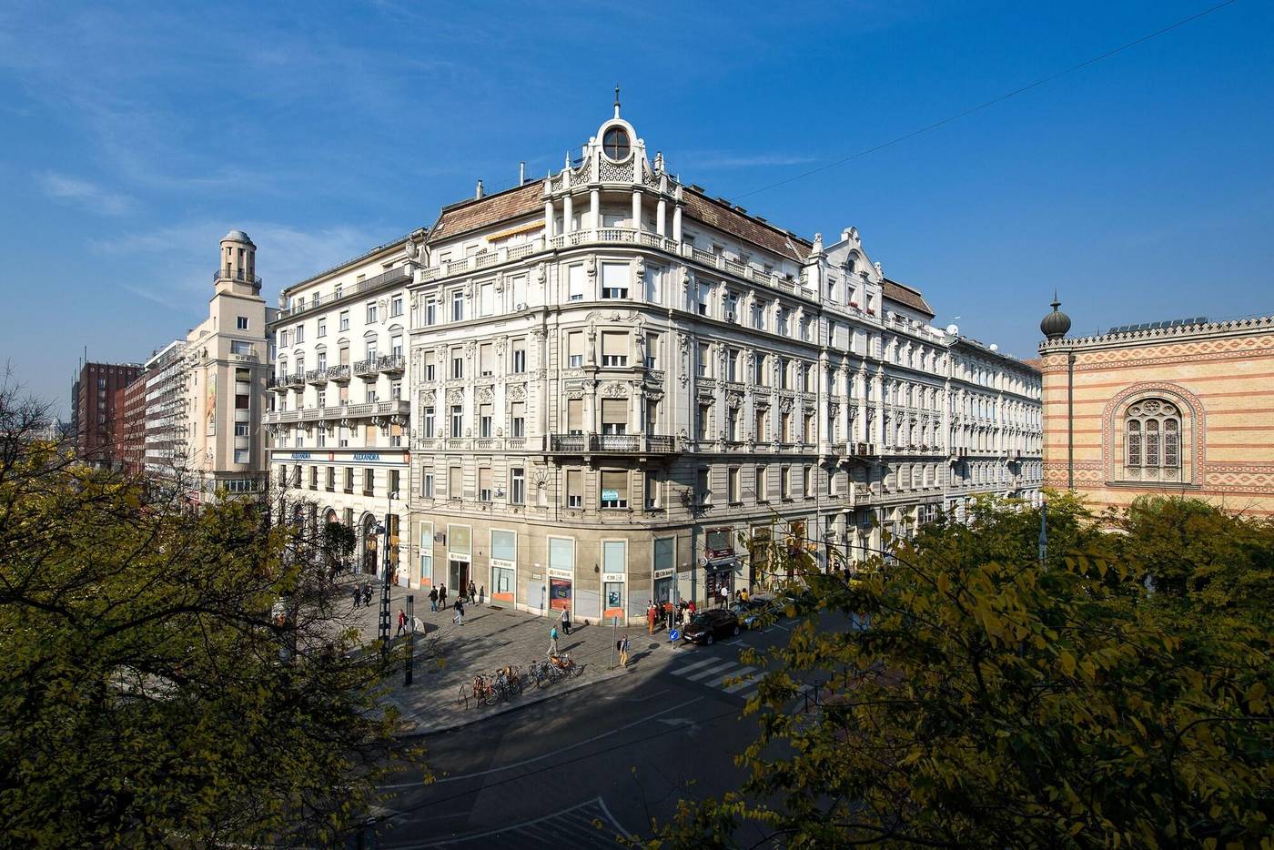 Karoly-Corner-Residences-General-view-2