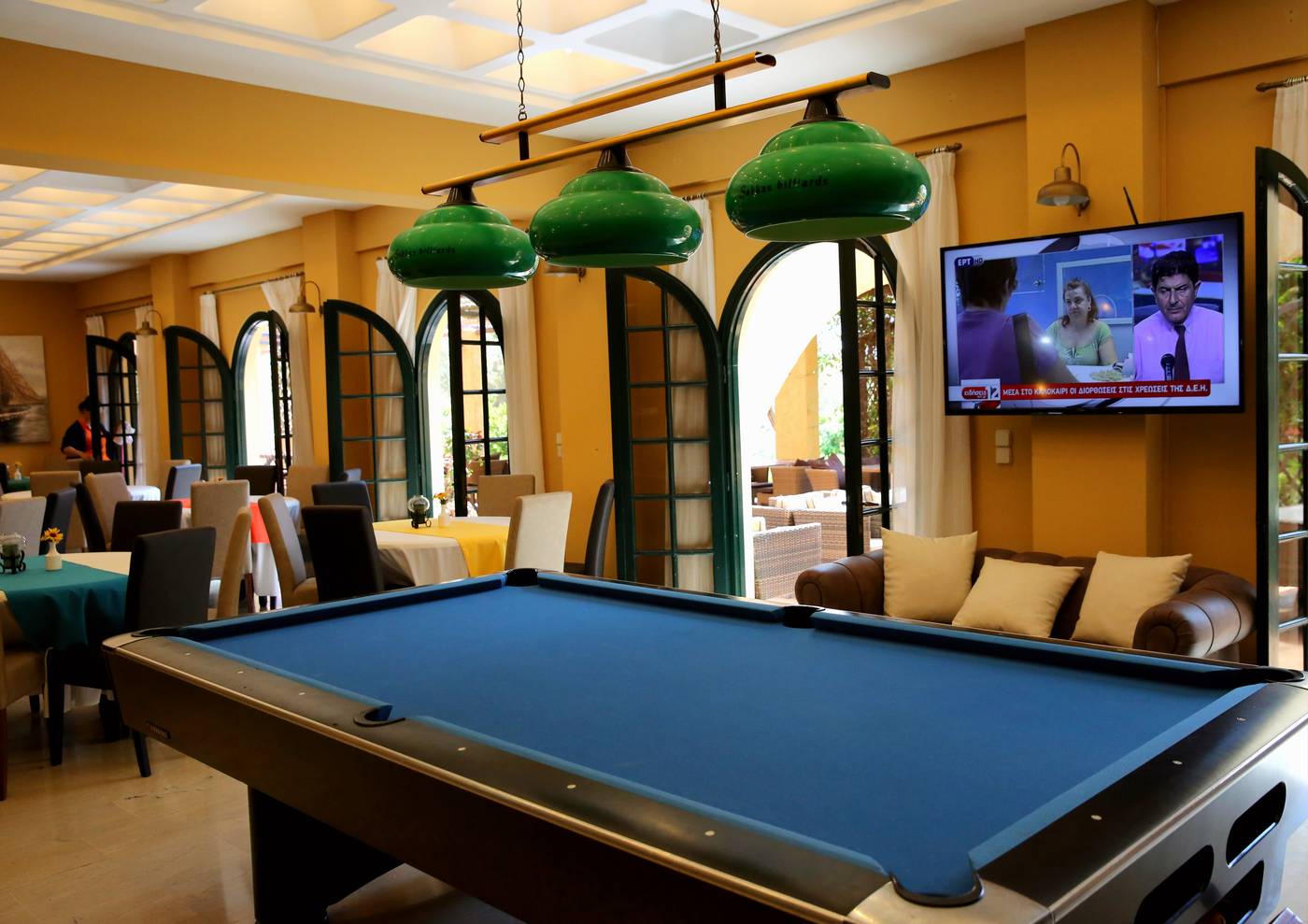 Hotel-Sunrise-Inn-Lobby-83