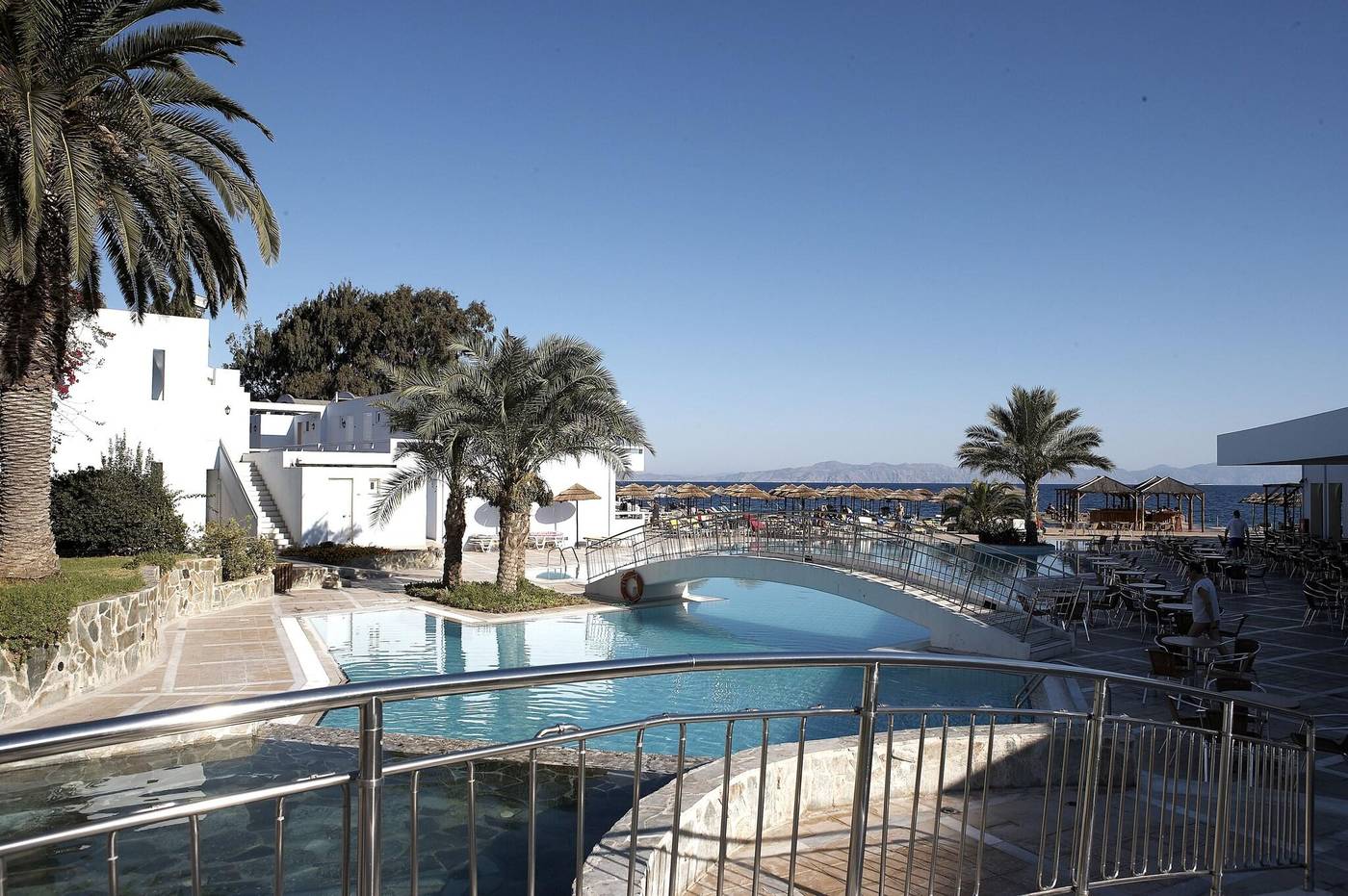 Avra-Beach-Resort-Hotel---Bungalows-Pool-6