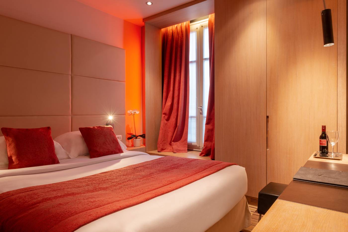 Hotel-Golden-Tulip-Opera-De-Noailles-Room-33