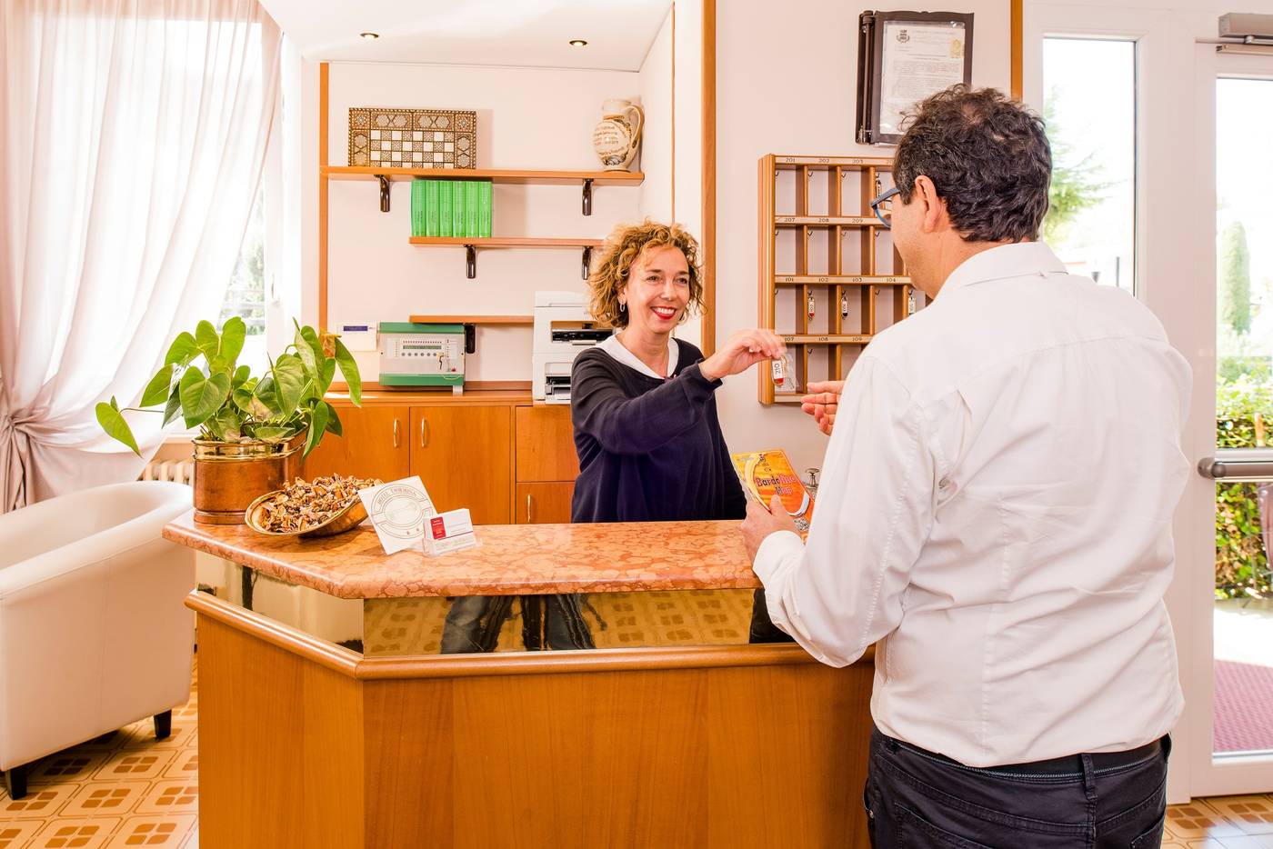 Taormina Hotel-Italy-BARDOLINO-Lobby-9