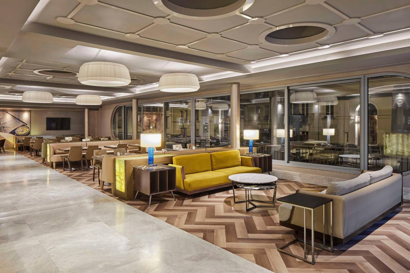 Titanic-Comfort-Mitte-Lobby-9