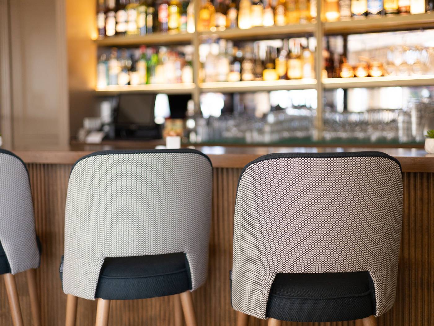 Seth-Port-Mahon-Bar-56