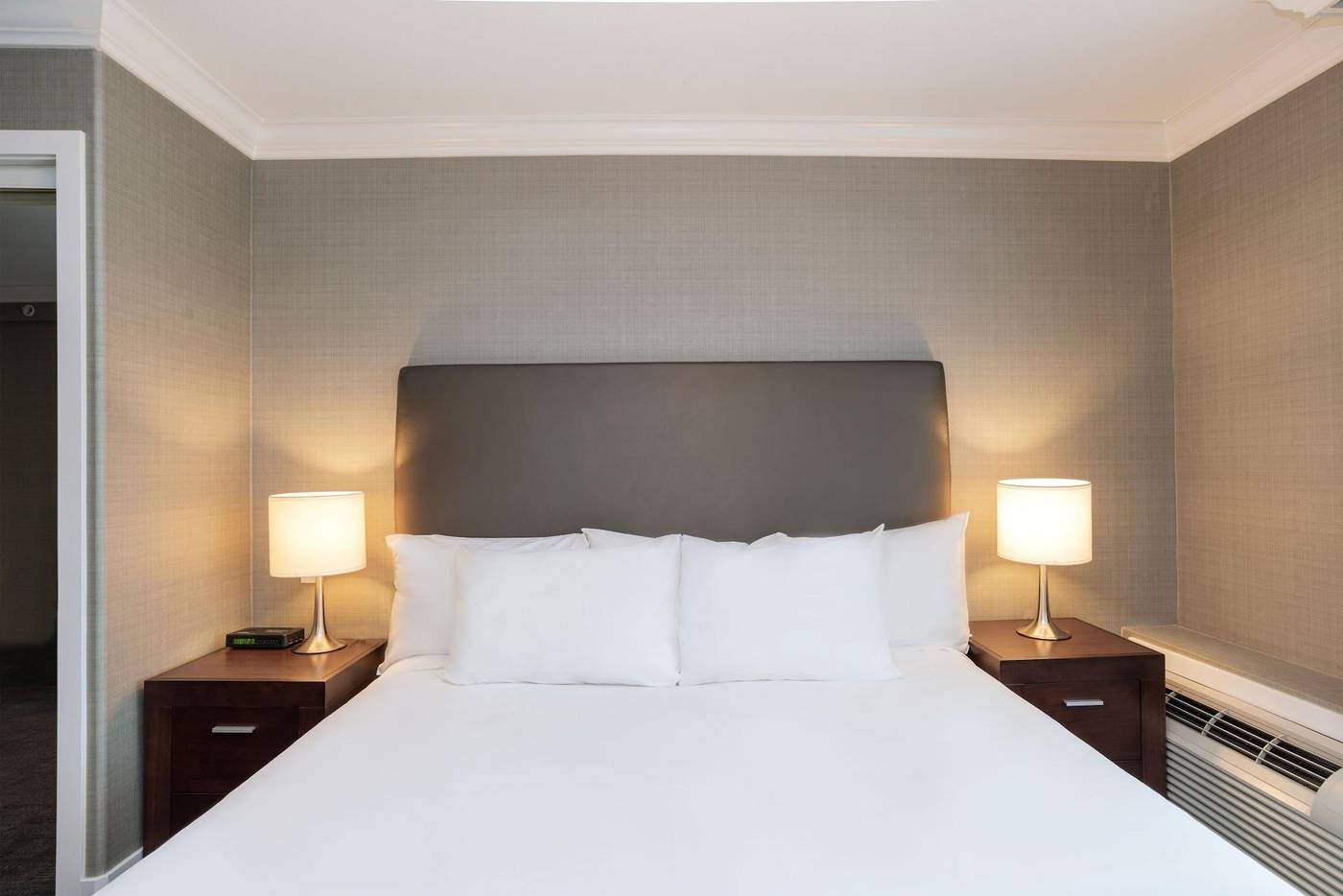 Sandman-Hotel-Vancouver-Airport-Room-26