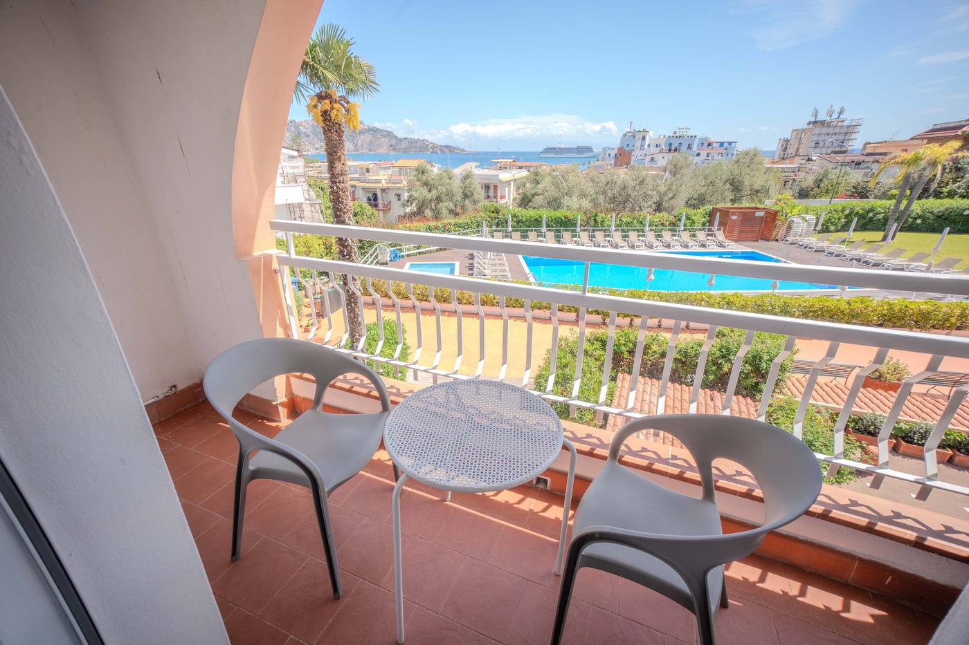 Residence-Villa-Giardini-Room-79